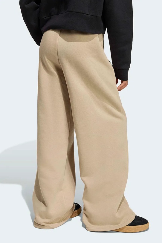 Dziewczynka adidas Originals spodnie dresowe dziecięce KE0396 beżowy