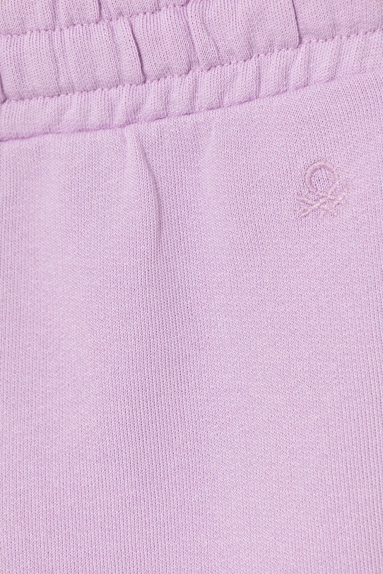 Dziewczynka United Colors of Benetton spodnie dresowe bawełniane dziecięce 3J68CF02H.G.Stagionale fioletowy