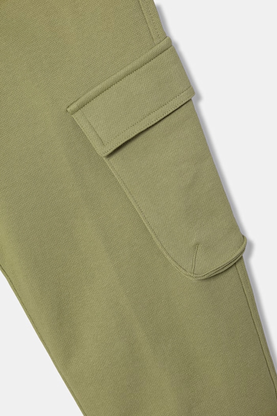Chłopiec United Colors of Benetton spodnie dresowe dziecięce bawełniane 3NBMCF06I.G.Stagionale zielony