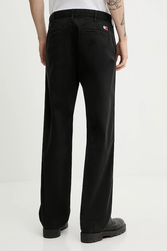 Odzież Tommy Jeans spodnie DM0DM22649 czarny