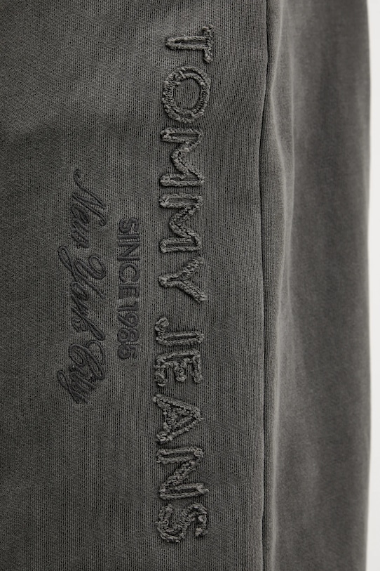 Tommy Jeans spodnie dresowe bawełniane DM0DM22360 szary