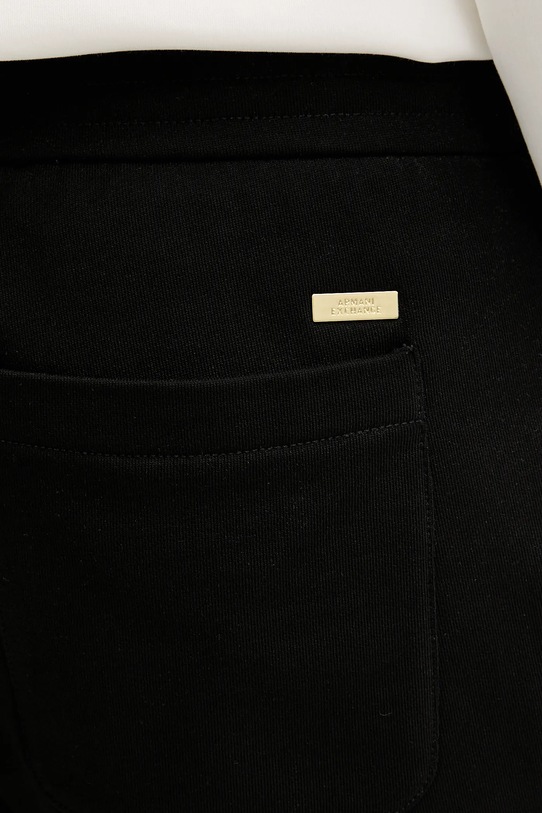 Armani Exchange spodnie dresowe bawełniane czarny XM002227.AF10830