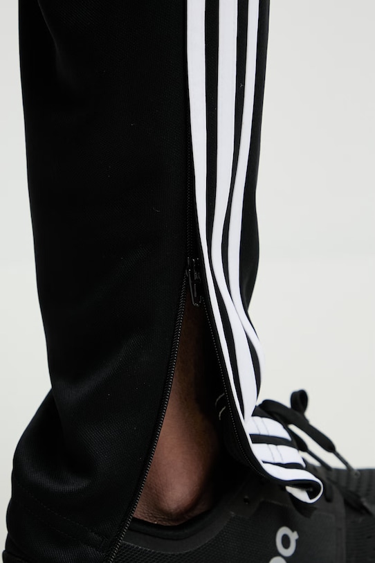 adidas Performance spodnie treningowe Tiro JP2529 czarny