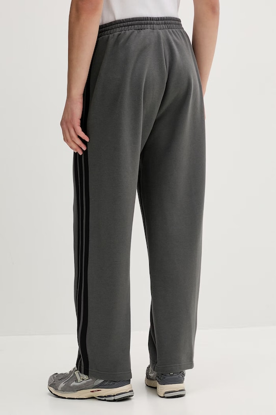 Odzież adidas spodnie dresowe Essentials KB6065 szary