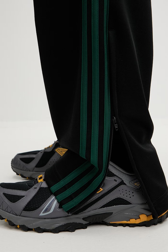 Tepláky adidas Originals čierna KD0453