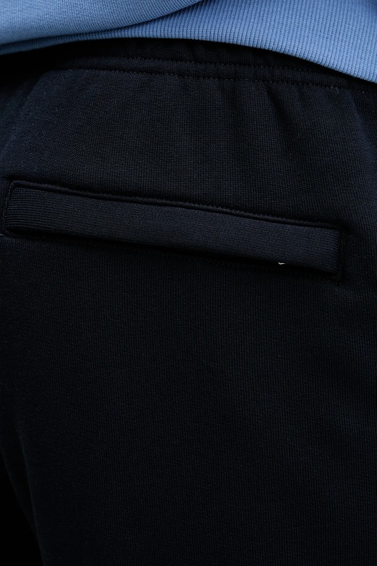 Guess Jeans spodnie dresowe bawełniane granatowy M6RB70.KCPR1