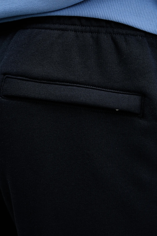 Guess Jeans spodnie dresowe bawełniane granatowy M6RB70.KCPR1