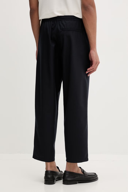 Odzież American Vintage spodnie męskie z dodatkiem lnu MAYA10B granatowy