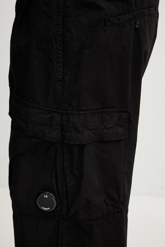 Памучен панталон C.P. Company черен 20CMPA126A110325G
