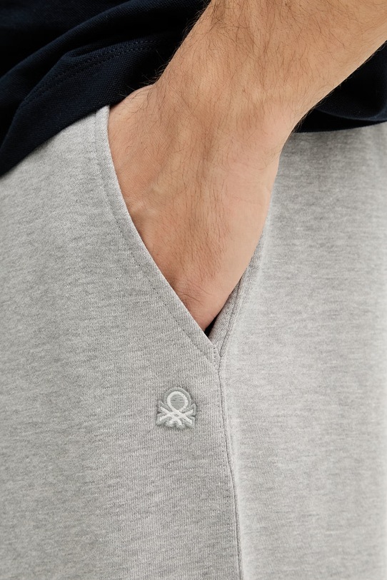 United Colors of Benetton Спортивные штаны мужские хлопковые серый 342ZUF01B.