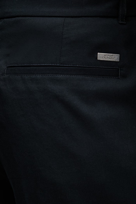 Odzież Armani Exchange Spodnie męskie XM002091.AF22294 granatowy