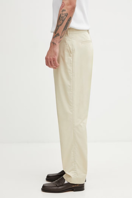 Fred Perry spodnie bawełniane męskie T2301 beżowy SS26