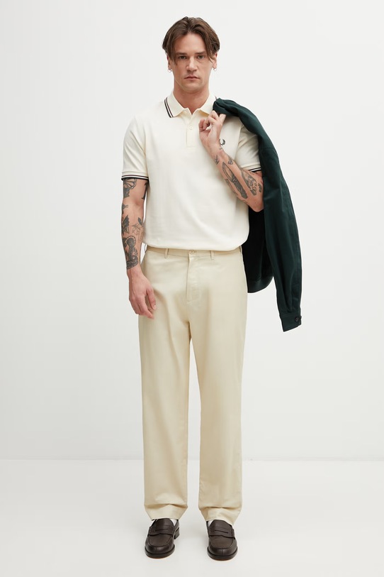 Fred Perry spodnie bawełniane męskie T2301 beżowy