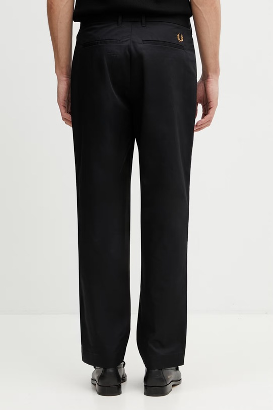 Abbigliamento Fred Perry pantaloni in cotone da uomo T2301 nero