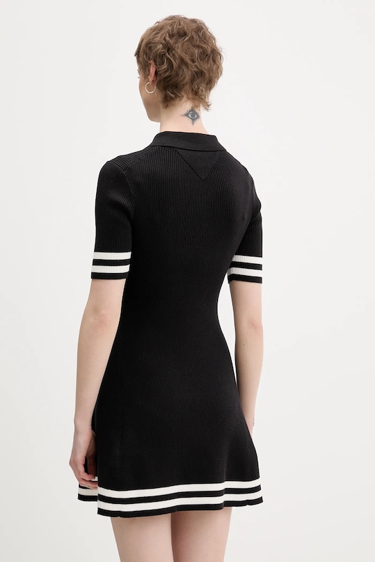 Odzież Tommy Jeans sukienka DW0DW22106 czarny