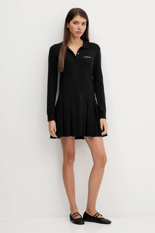 Tommy Jeans sukienka DW0DW22464 czarny SS26