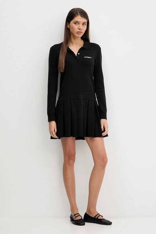 Tommy Jeans sukienka DW0DW22464 czarny SS26