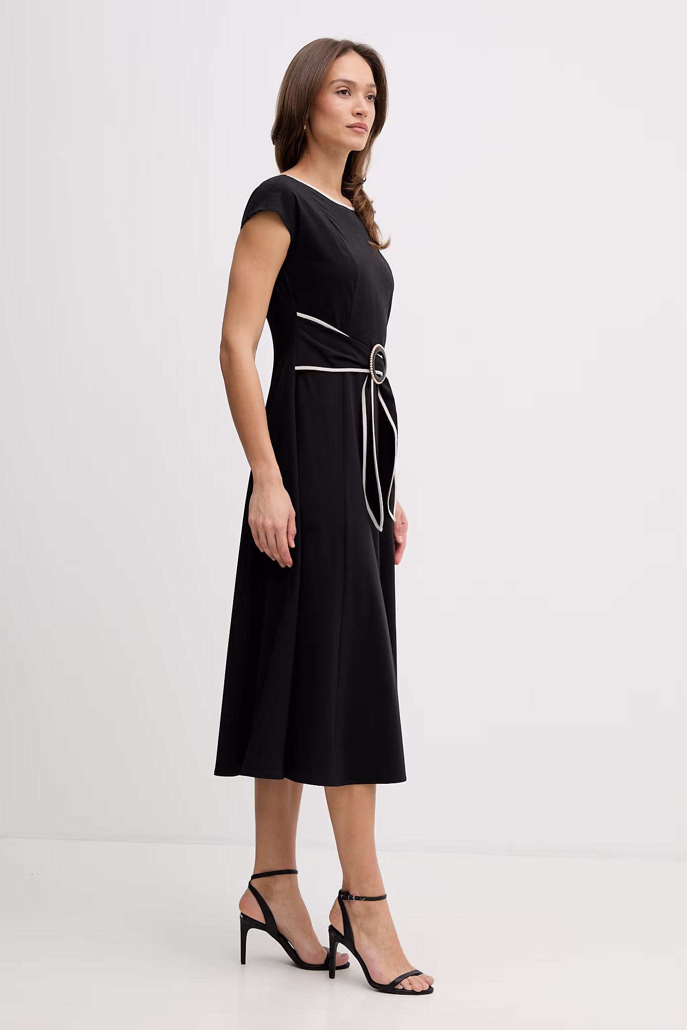 Joseph Ribkoff sukienka rozkloszowana 261051 czarny SS26