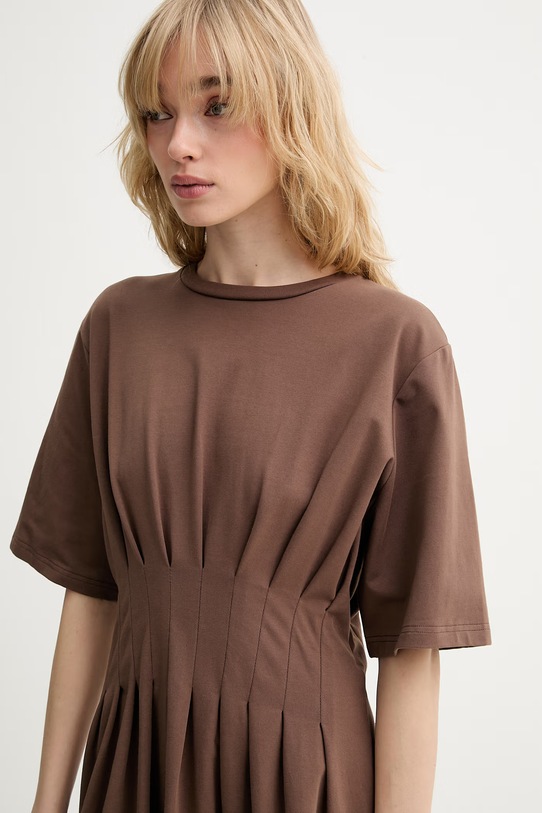 Gestuz sukienka bawełniana z elastanem brązowy 10911234