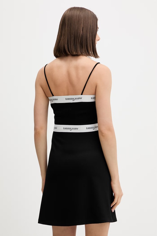 Odzież Tommy Jeans sukienka letnia z wiskozą DW0DW22337 czarny