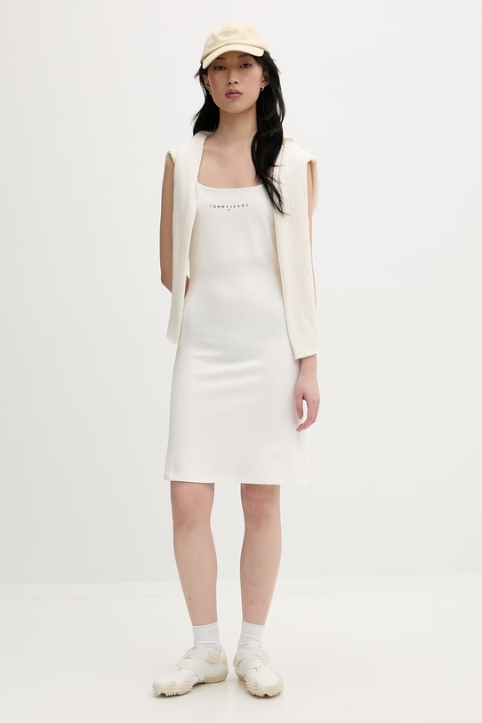 Tommy Jeans sukienka z wiskozą DW0DW22338 biały SS26