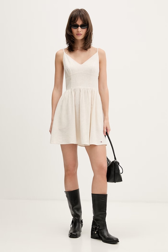 Tommy Jeans sukienka rozkloszowana z lnem DW0DW22345 beżowy SS26