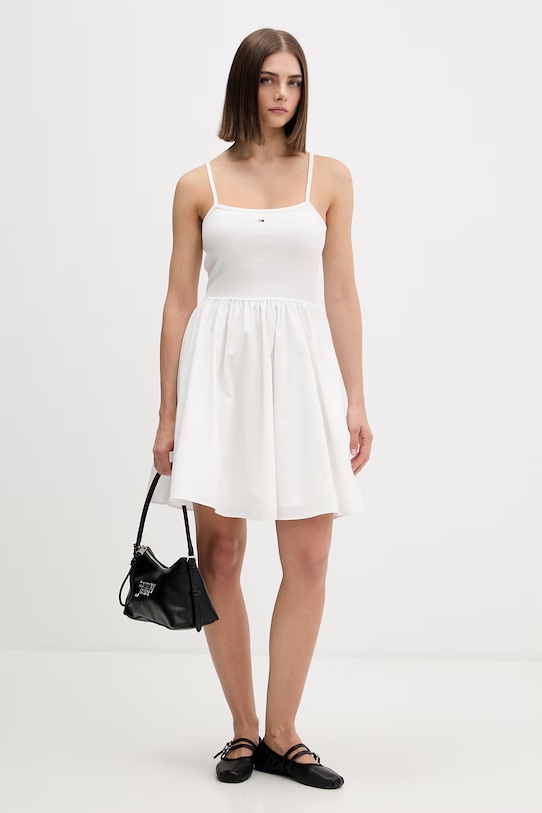 Tommy Jeans sukienka rozkloszowana z bawełną DW0DW22352 beżowy SS26