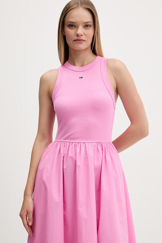 Tommy Jeans letní šaty bavlněné s elastanem růžová DW0DW22593