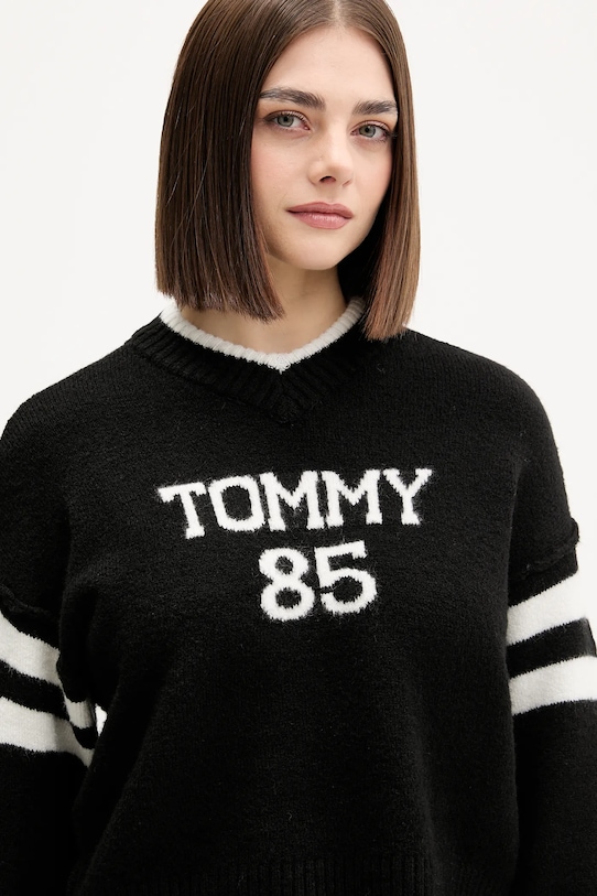 Πουλόβερ με προσθήκη μαλλιού Tommy Jeans μαύρο DW0DW22033