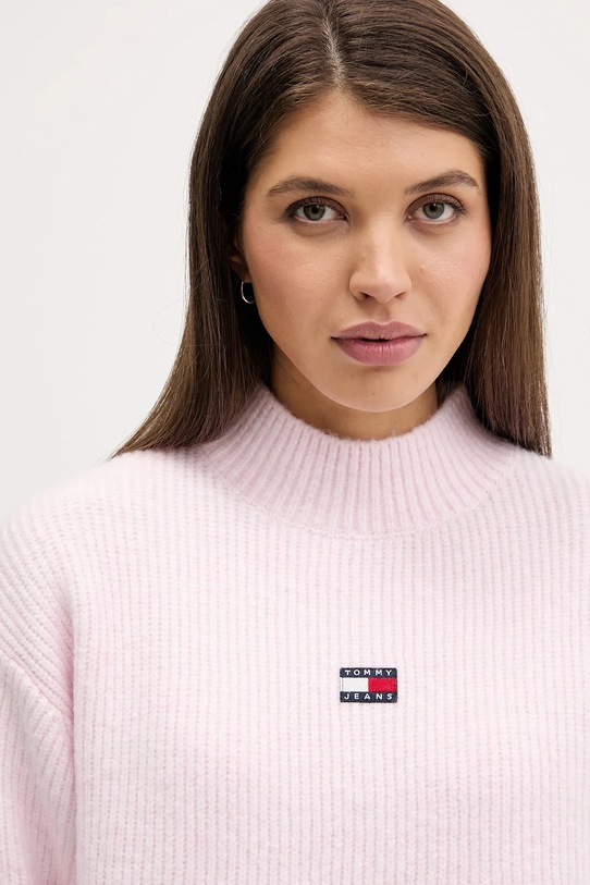Svetr z vlněné směsi Tommy Jeans růžová DW0DW22109