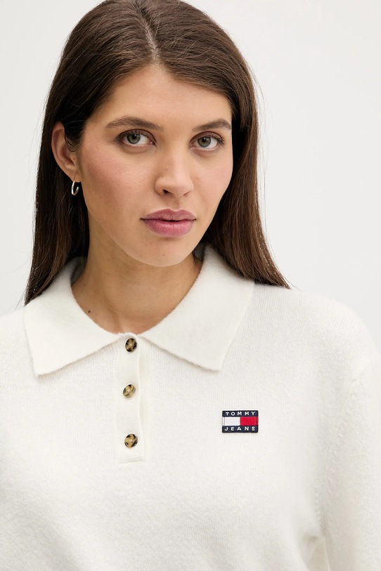 Tommy Jeans sweter z dodatkiem alpaki beżowy DW0DW22558