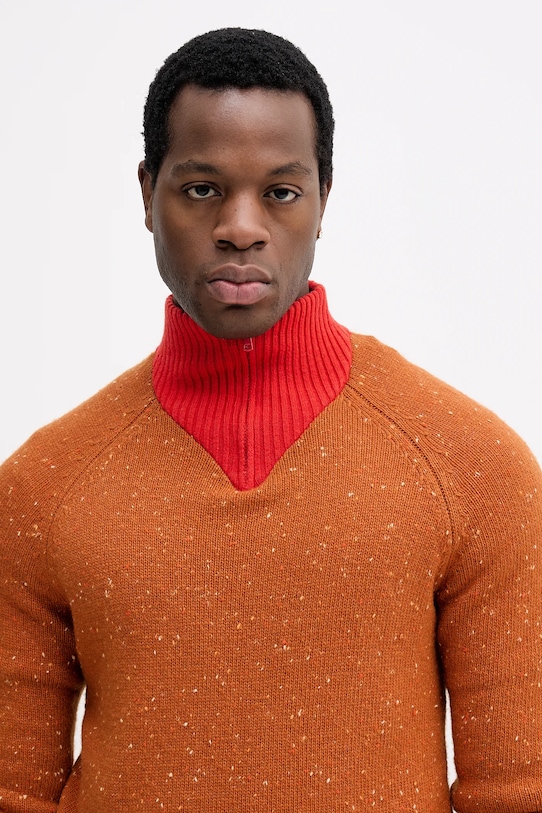 United Colors of Benetton sweter z dodatkiem wełny x Stranger Things pomarańczowy 1WPNK2020