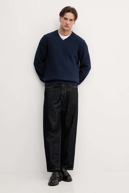 Sisley pánsky sveter s bavlnou 1WBXS400M tmavomodrá SS26