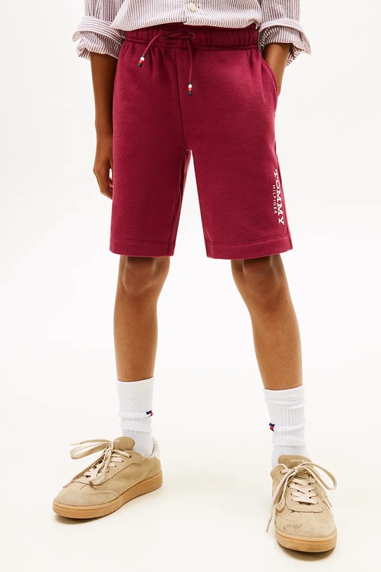Tommy Hilfiger szorty dziecięce aplikacja bordowy KB0KB10023.128.176.PPY2