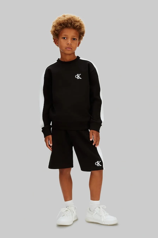 Момче Calvin Klein Jeans спортен къс панталон за деца от памук LVCKSJC28B.128.176.PPY2 черен