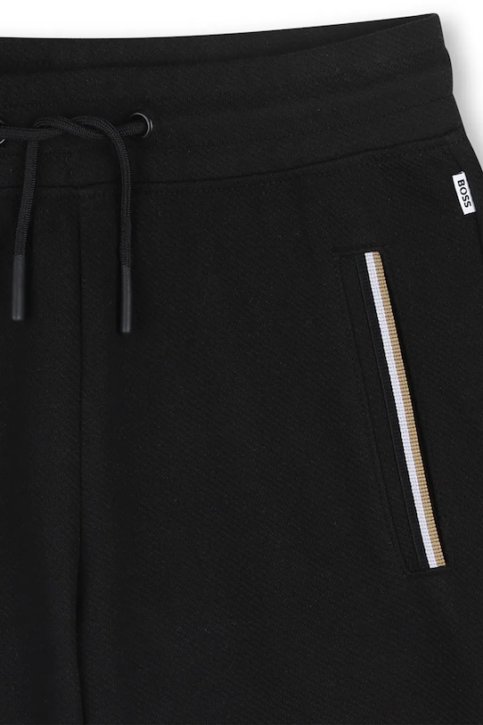 Chlapec Detské krátke nohavice BOSS J52932.102.108 čierna