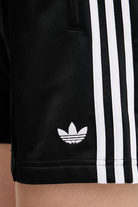 Kratke hlače adidas Originals crna KD5569