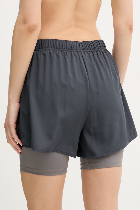 Îmbrăcăminte Hummel pantaloni scurți 2 în 1 pentru femei 232574 gri