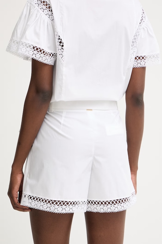 Дрехи Twinset елегантен къс панталон дамски от памук с еластан 261TT2253 бял