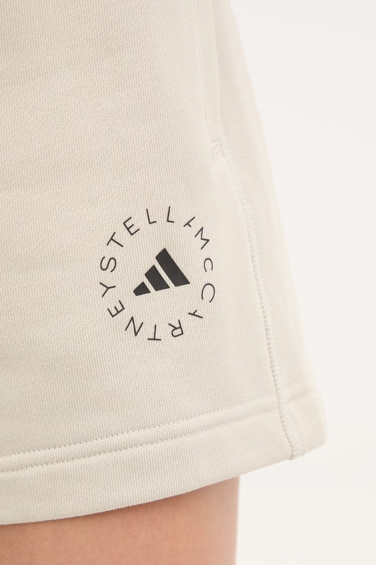 adidas by Stella McCartney szorty dresowe damskie bawełniane KC1821 beżowy