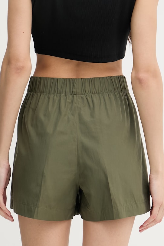 Oblačila Calvin Klein Jeans kratke hlače ženske bombažne LV047G617G zelena