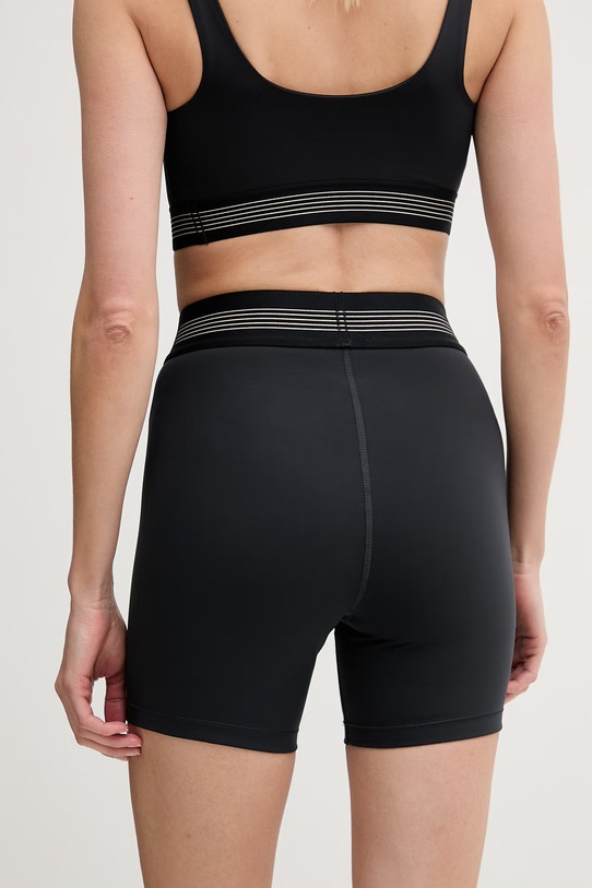 Odzież New Balance szorty sportowe damskie Fitted Short 5 WB61E4GEBK czarny