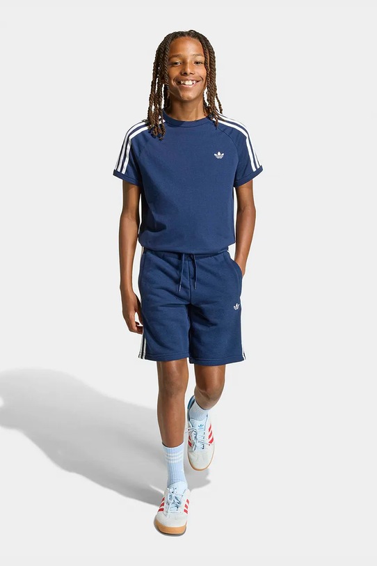 adidas Originals Къс панталон за деца от памук KE2832