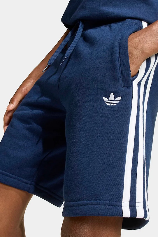 adidas Originals Къс панталон за деца от памук KE2832
