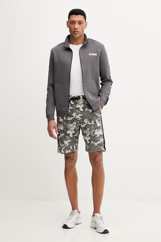 Pamučne kratke hlače Guess CHAYTON Z6RD00.K9YI1 siva SS26