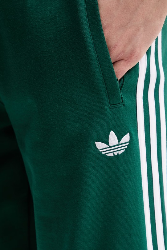 adidas Originals szorty bawełniane zielony KE3563