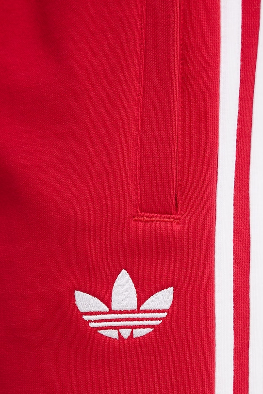 Pamučne kratke hlače adidas Originals crvena KE3564