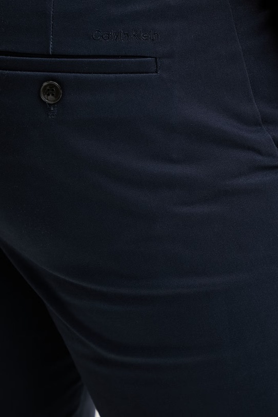 Calvin Klein chino kratke hlače moške z bombažem mornarsko modra LV04LF622G