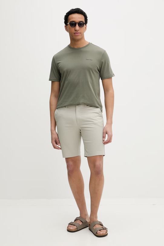 Calvin Klein chino kratke moške hlače z bombažem LV04LF622G bež SS26