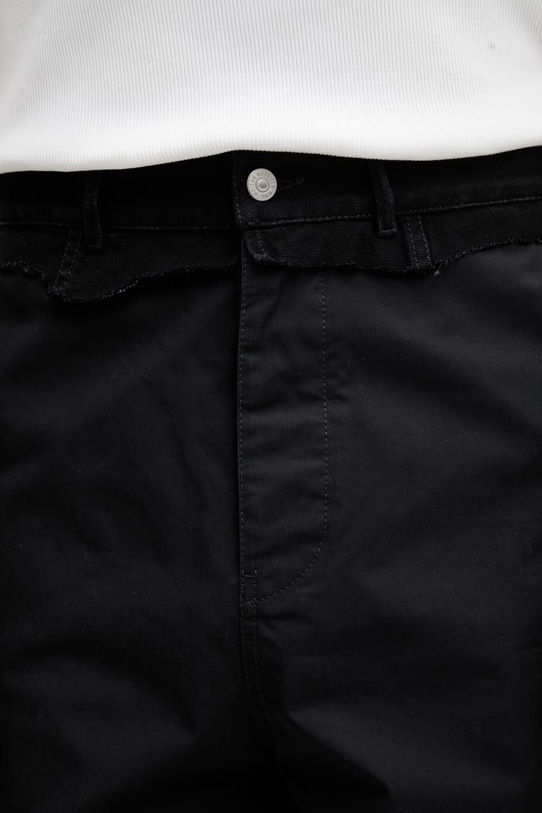 MM6 Maison Margiela szorty cargo bawełniane męskie czarny SH0MU0021.MTN137.961